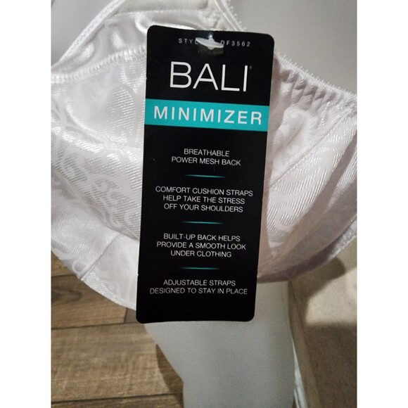 NWT 40DDD Bali Satin Tracings 3562 Minimizer Bra White Underwire Full Coverage - Picture 3 of 10